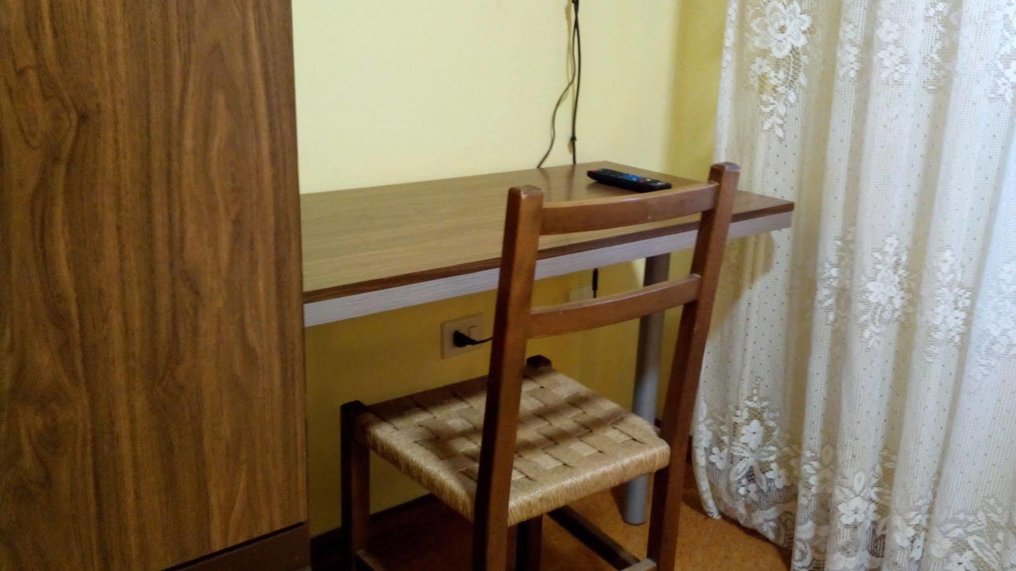 Pension Las Palmeras Lalin Ngoại thất bức ảnh